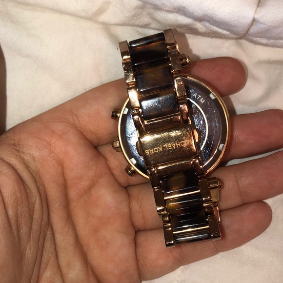 Watch - Picture 3 of 3